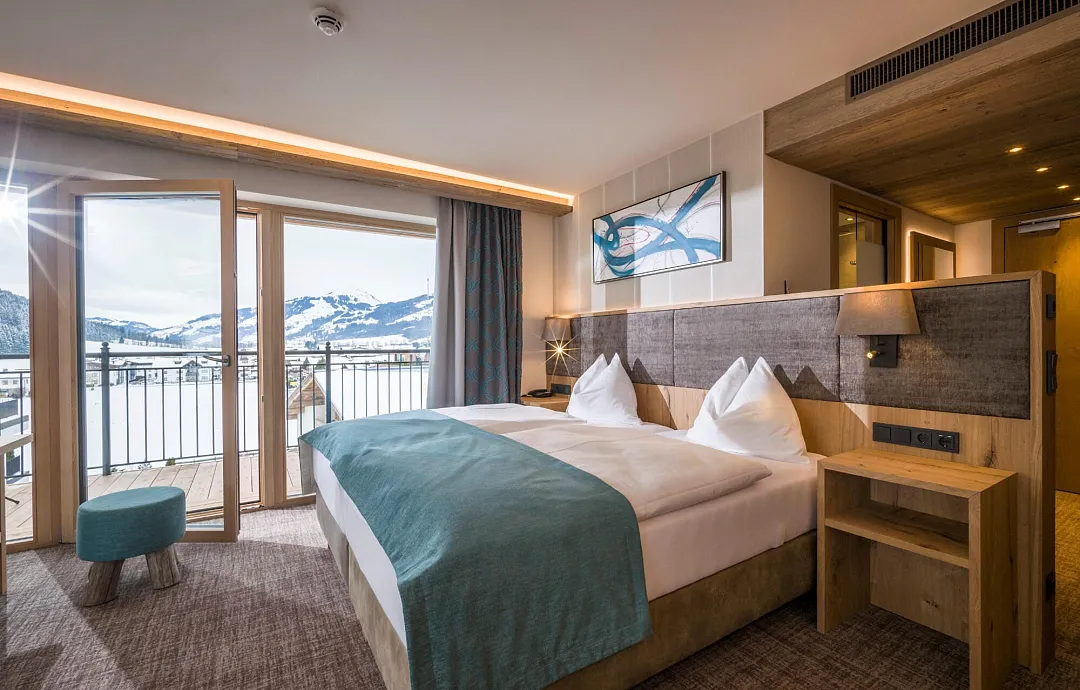 hotel_zentral_kirchberg_suite_404_gaisberg_1_1.jpg